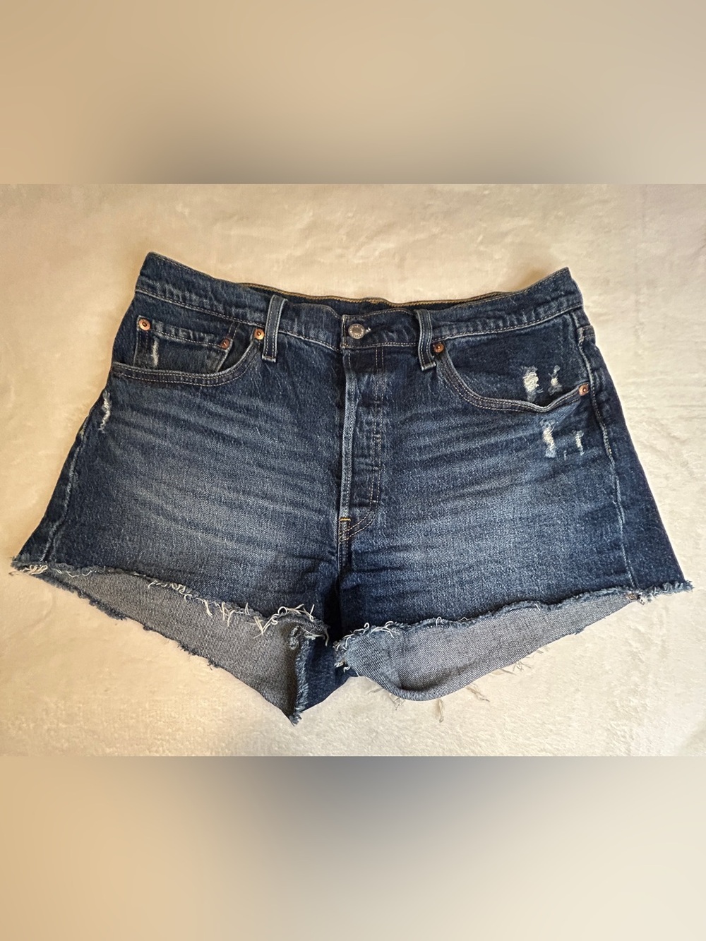 Levi’s 501 Denim Jean 2” Shorts Button Fly Cutoffs Med Wash Women 32 Waist